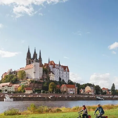 Elbufer Glueck Lägenhet